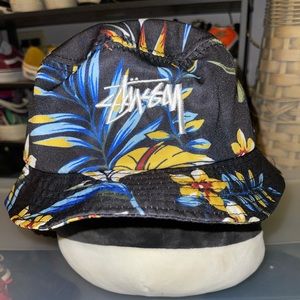 STUSSY floral bucket hat